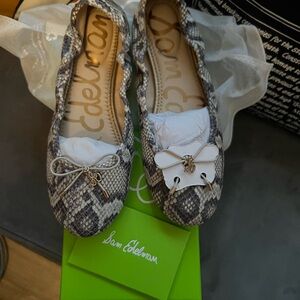 Sam Edelman Gray Snakeskin Flats